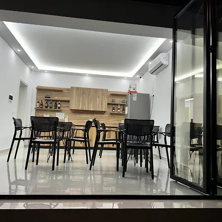 Papa-berat Szálloda