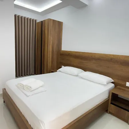 Papa-berat Szálloda Berat